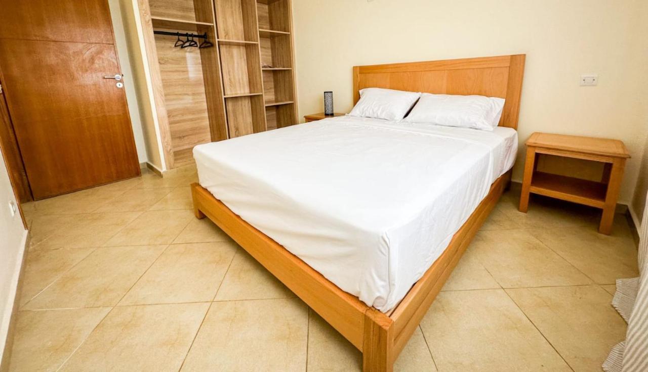 Evasio Apartment Сиди Рахал Екстериор снимка